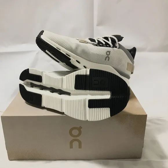👟O.N Running Cloudnova Women Shoes White Sand
