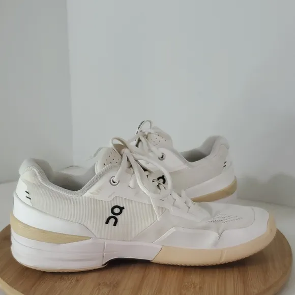 On Running THE ROGER Pro White and Tan Tennis Shoes Women's Size 9