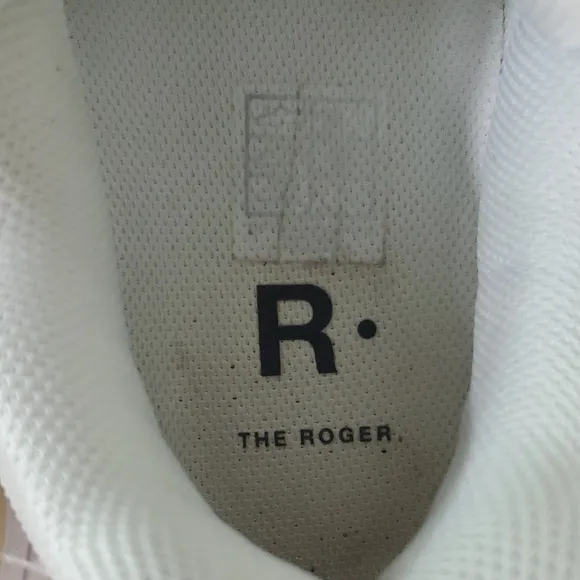 On Running THE ROGER Pro White and Tan Tennis Shoes Women's Size 9