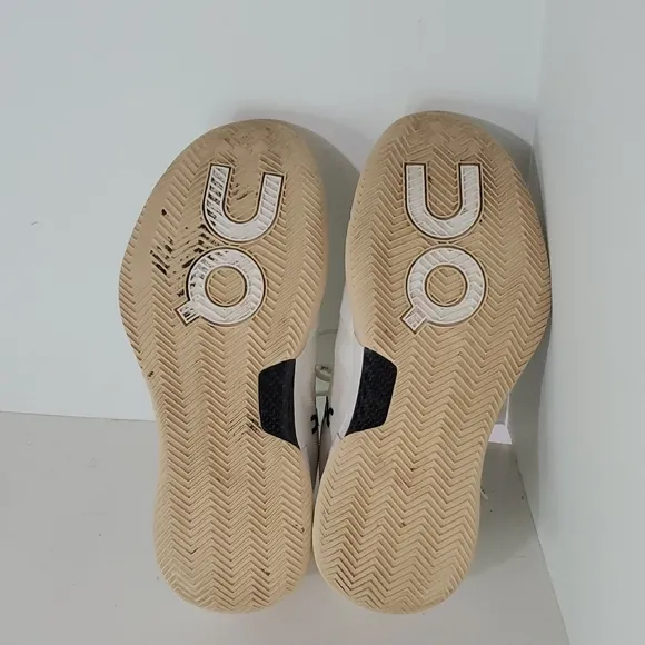 On Running THE ROGER Pro White and Tan Tennis Shoes Women's Size 9