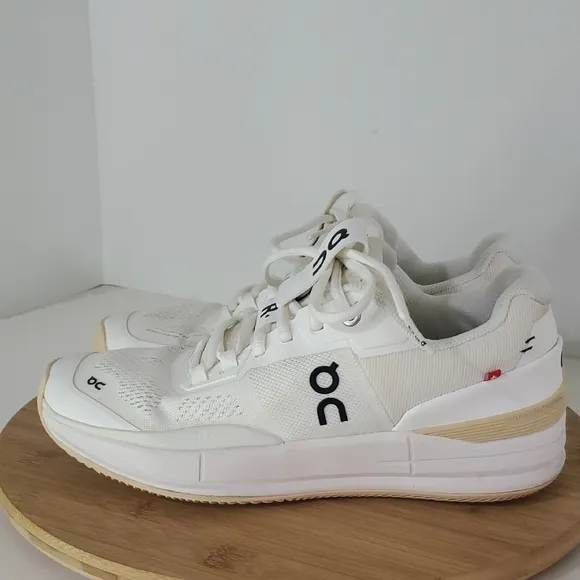 On Running THE ROGER Pro White and Tan Tennis Shoes Women's Size 9