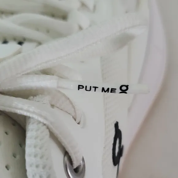 On Running THE ROGER Pro White and Tan Tennis Shoes Women's Size 9