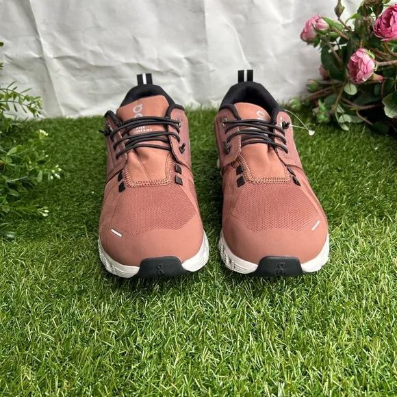 ON RUNNINGCloud 5 Waterproof -Cocoa/Frost women SIZE 7 NEW