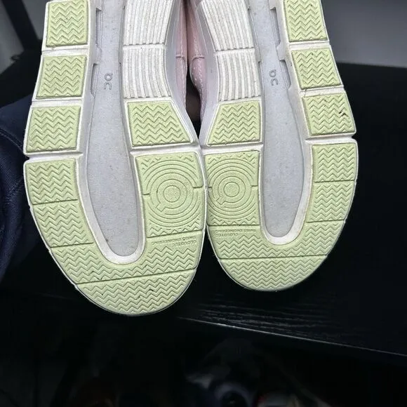 On The Roger Clubhouse Opal Prairie Limelight Women’s Size 6.5 Tennis Shoes