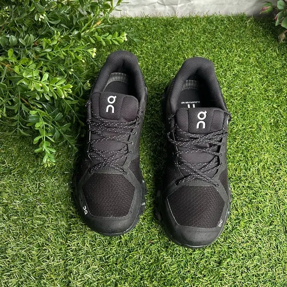 On Women's CloudflyerWaterproof Running Shoes black size 5.5 new
