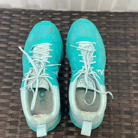 On cloud sneakers, women’s size 8