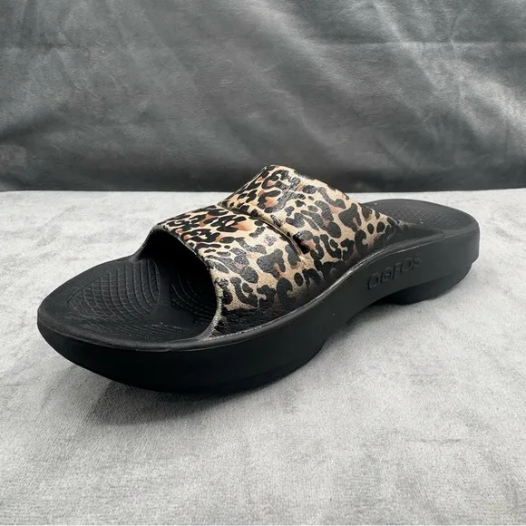 OOFOS Ooahh Luxe Women’s Size 9 EU 40 Black Leopard‎ Slide Sandal Shoes