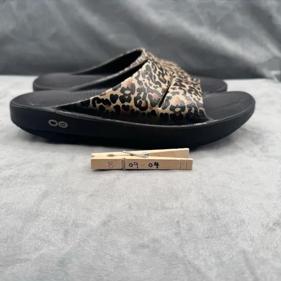 OOFOS Ooahh Luxe Women’s Size 9 EU 40 Black Leopard‎ Slide Sandal Shoes
