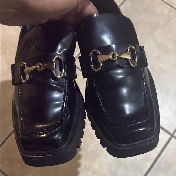 Open edit Sz 11 Black Leather Loafers with Gold Accent. CHunky heel 90s style