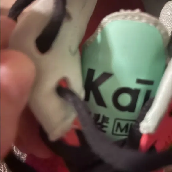 Osaka Kai tennis shoes size 6.5 men’s 8 women’s