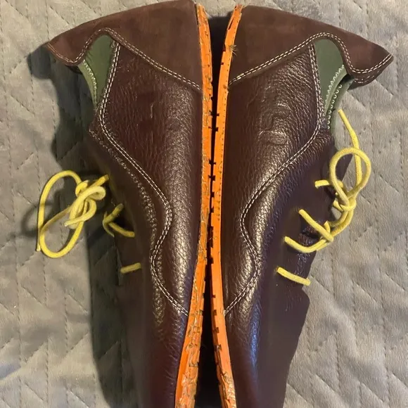 OTZ shoes men’s size 10 brown pre-owned condition‎