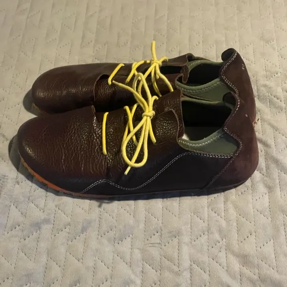 OTZ shoes men’s size 10 brown pre-owned condition‎