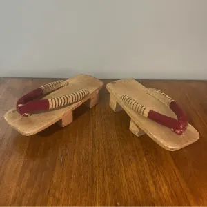 Pair of Vintage Japanese Clogs / Wooden Shoes. Size 6- 6.5