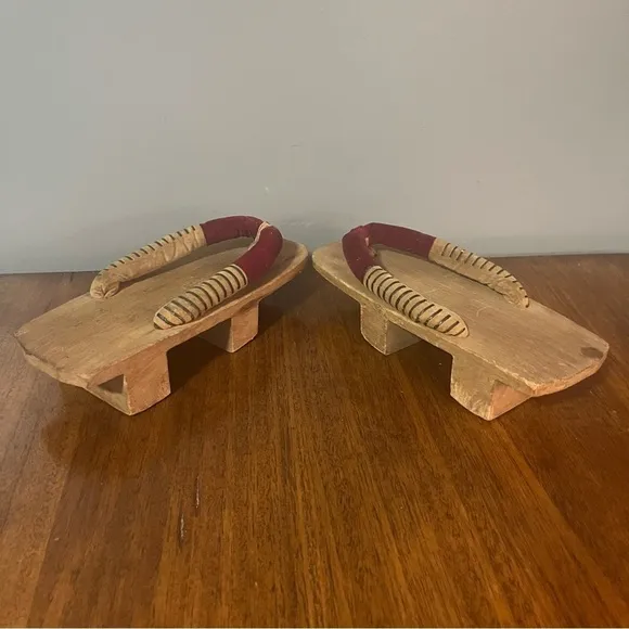 Pair of Vintage Japanese Clogs / Wooden Shoes. Size 6- 6.5
