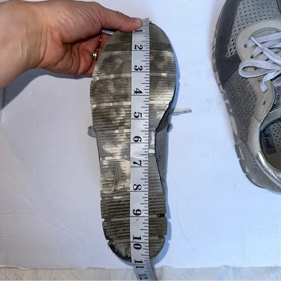 Paul Green Women’s Gray &amp; Silver Metallic Camouflage Lace Up Sneakers- Size 8
