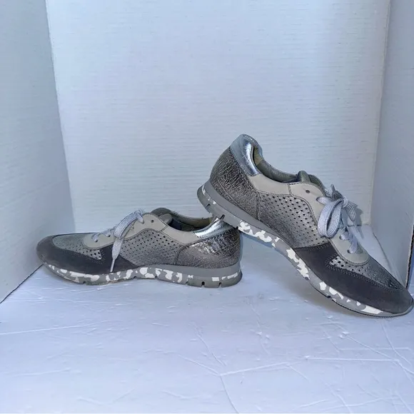 Paul Green Women’s Gray &amp; Silver Metallic Camouflage Lace Up Sneakers- Size 8