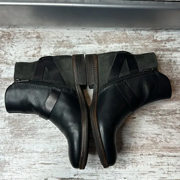 Pikolinos Ordinos Ankle boot with Leather accent strap &amp; buckle, sz 36