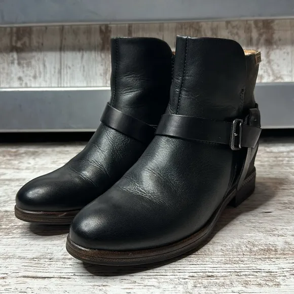 Pikolinos Ordinos Ankle boot with Leather accent strap &amp; buckle, sz 36