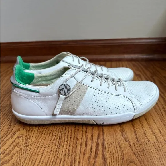 Plae Mulberry Shoes Women’s 7 Mens 5.5