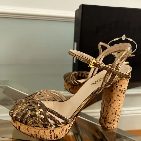 Prada,gorgeous Sex and the City style shoes,size 37