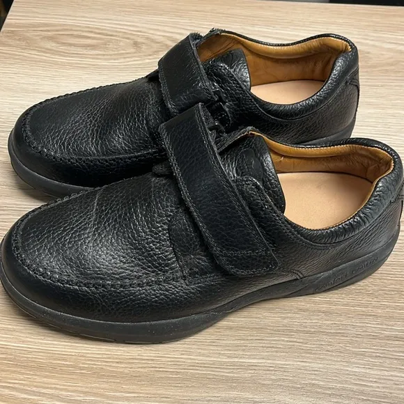 Preloved men’s Dr.Comfort black shoes size 10 w . Velcro. Scott. Black pebble