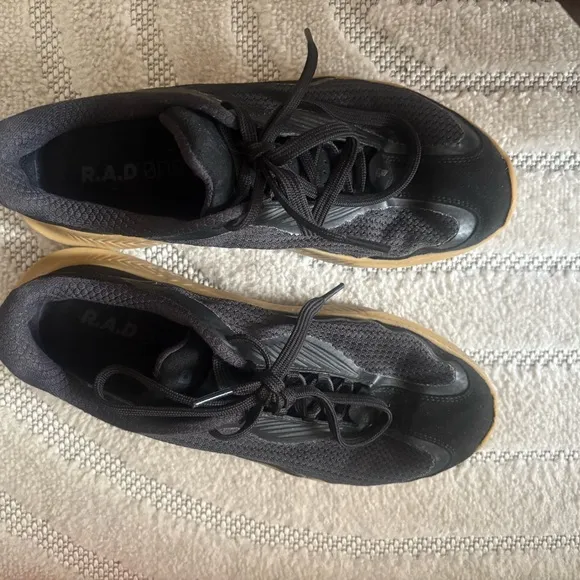 R.A.D ONE Men's Black and Tan Athletic Shoes fits women’s size 9