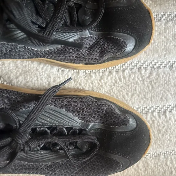 R.A.D ONE Men's Black and Tan Athletic Shoes fits women’s size 9