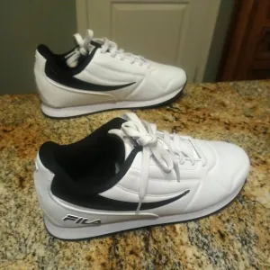 Rare Fila 5DM00008-120 Women’s White/Black Sneakers Shoes US 8.5