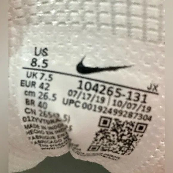 RARE Nike Men’s Shox R4 White Metallic Silver Shoes Size 8.5