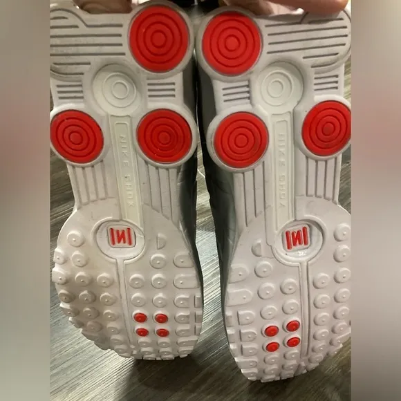RARE Nike Men’s Shox R4 White Metallic Silver Shoes Size 9