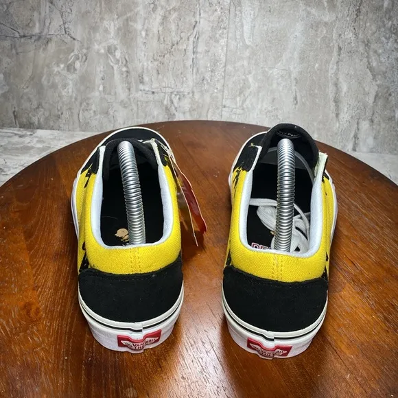 Rare Vans X Charlie Brown Peanuts Shoes - Size: 7.5