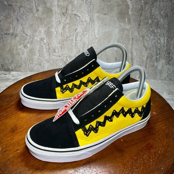 Rare Vans X Charlie Brown Peanuts Shoes - Size: 7.5