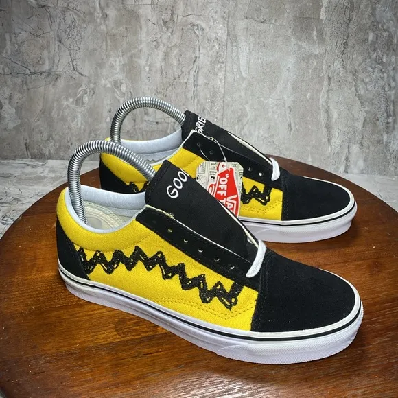Rare Vans X Charlie Brown Peanuts Shoes - Size: 7.5