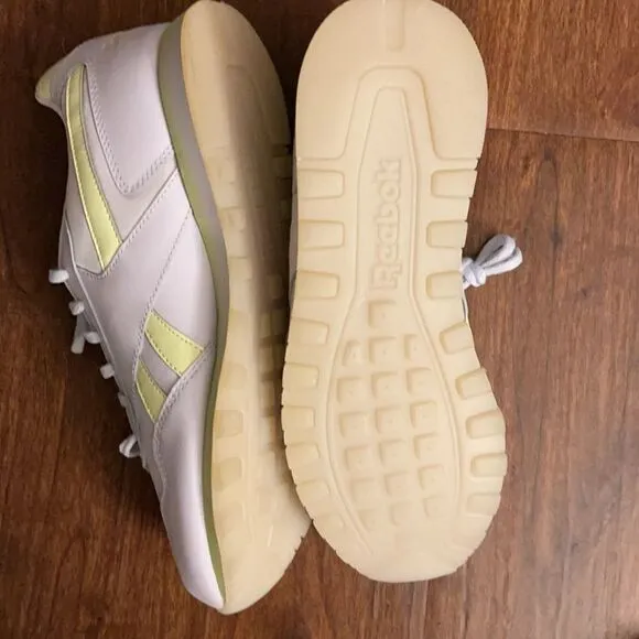 Reebok Athletic Women’s Shoe Ortholite in Lilac Size 11 NWT