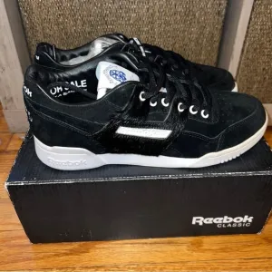 REEBOK Men’s Black &amp; White Workout Lo Plus Footpatrol Blackbuck Shoes Size 8 NEW
