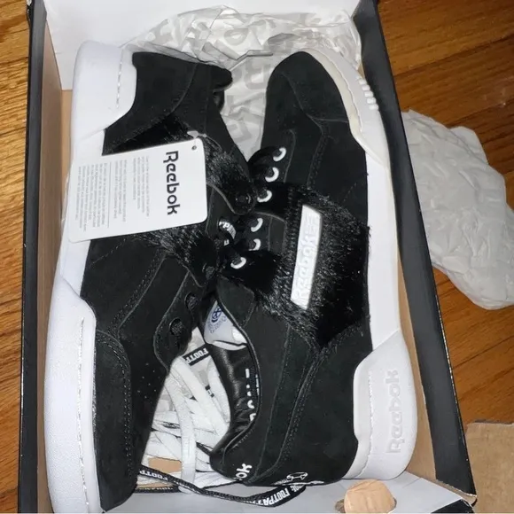 REEBOK Men’s Black &amp; White Workout Lo Plus Footpatrol Blackbuck Shoes Size 8 NEW