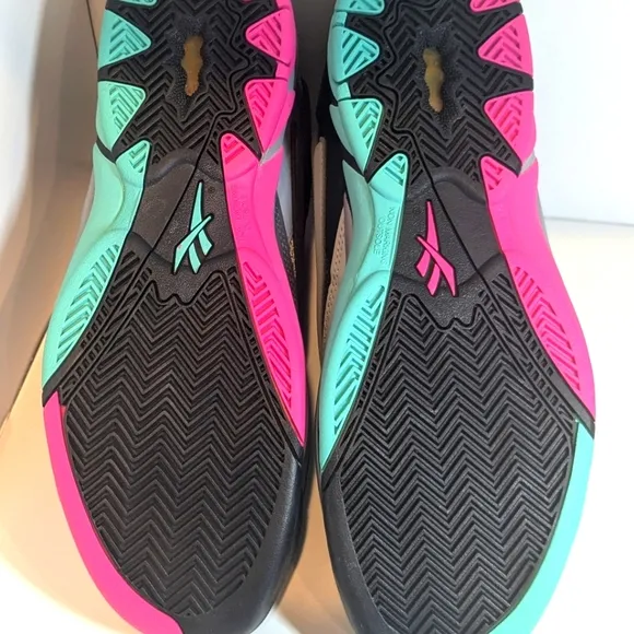 Reebok The Blast Men’s 10.5 The Alamo Basketball Shoes Black/Pink/Mint 100033877
