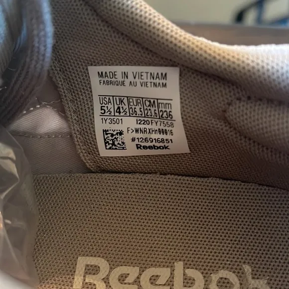 Reebok Unisex-Adult Classic Legacy Sneaker