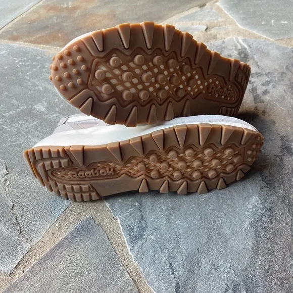 Reebok Unisex-Adult Classic Legacy Sneaker