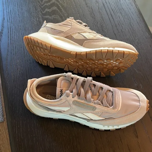 Reebok Unisex-Adult Classic Legacy Sneaker