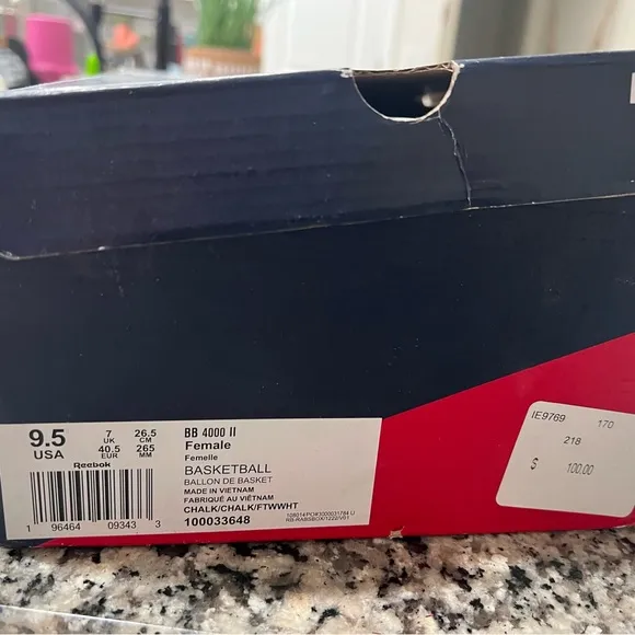 Reebok women ( basketball ballon de basket) new  in box original