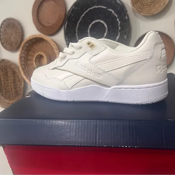 Reebok women ( basketball ballon de basket) new  in box original