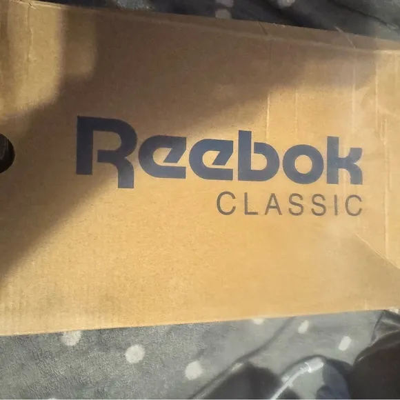 Reebok women’s White Sneakers