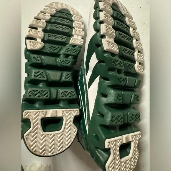 Reebok Zig Pro Future Men’s Basketball Shoes White Green Sz 10