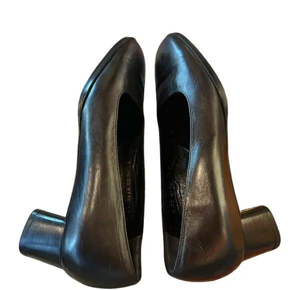Robert Clergery black leather shoes made in Paris France. Size 7