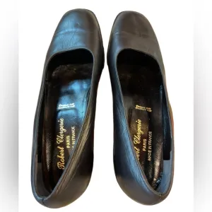 Robert Clergery black leather shoes made in Paris France. Size 7