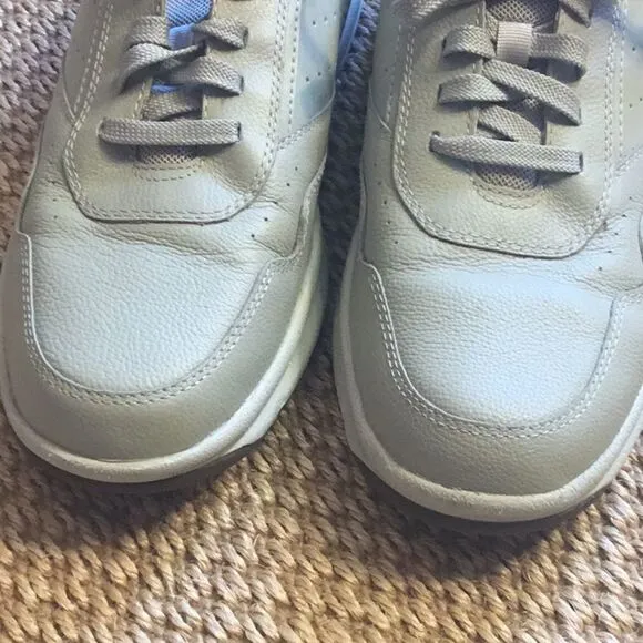 ROCKPORT PROWALKER in size 11