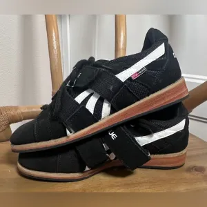 Rogue Do Win women’s Black Weightlifting Shoes size 9