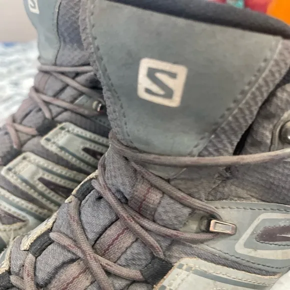 Salomon X Ultra Pioneer Hiking Shoes woman’s size 9.5
