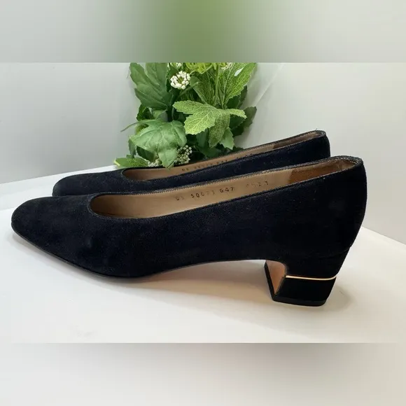 Salvatore Ferragamo Cinzia Pumps Black Shimmer With Gold Details Sz 6.5 2A